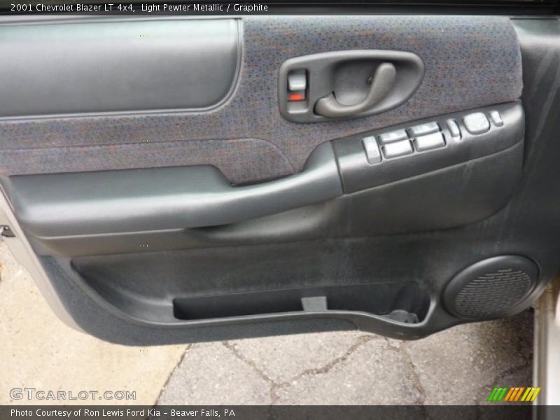 Light Pewter Metallic / Graphite 2001 Chevrolet Blazer LT 4x4