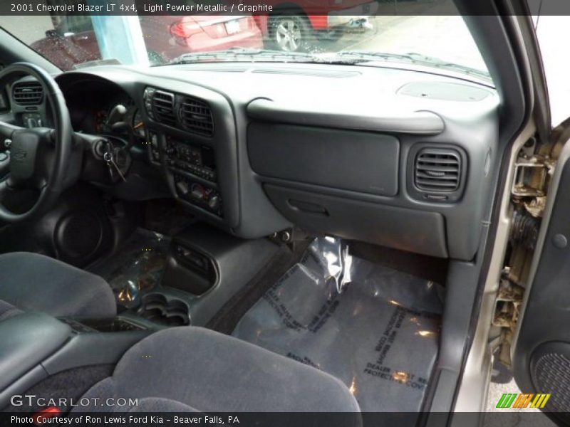 Light Pewter Metallic / Graphite 2001 Chevrolet Blazer LT 4x4