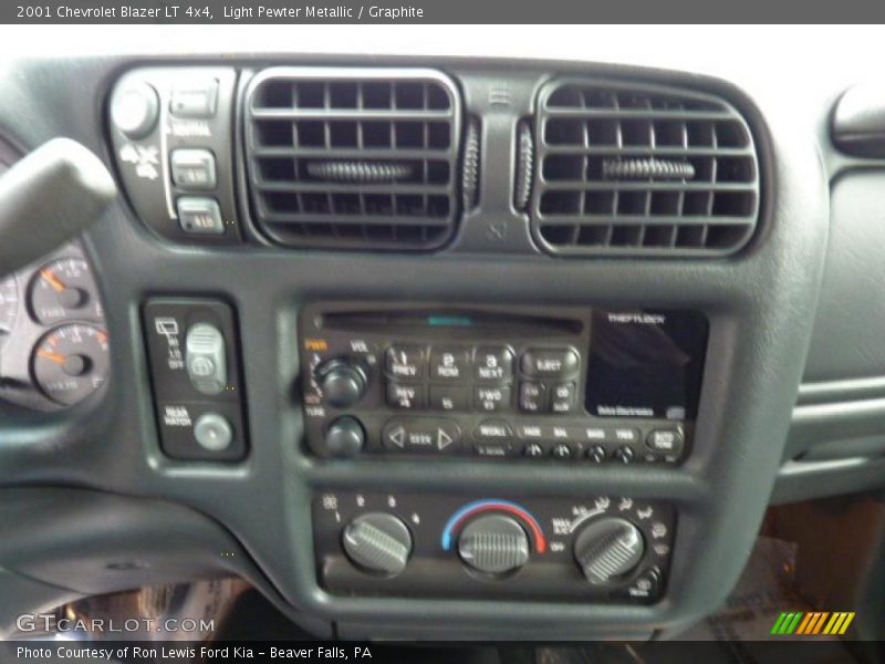 Light Pewter Metallic / Graphite 2001 Chevrolet Blazer LT 4x4