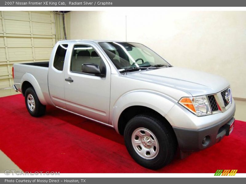 Radiant Silver / Graphite 2007 Nissan Frontier XE King Cab