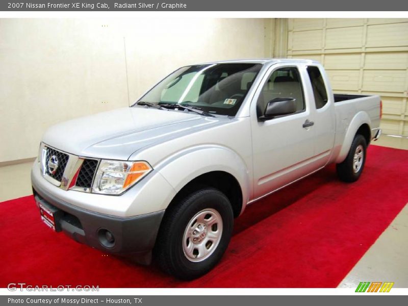 Radiant Silver / Graphite 2007 Nissan Frontier XE King Cab