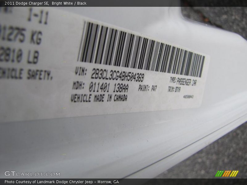 Bright White / Black 2011 Dodge Charger SE