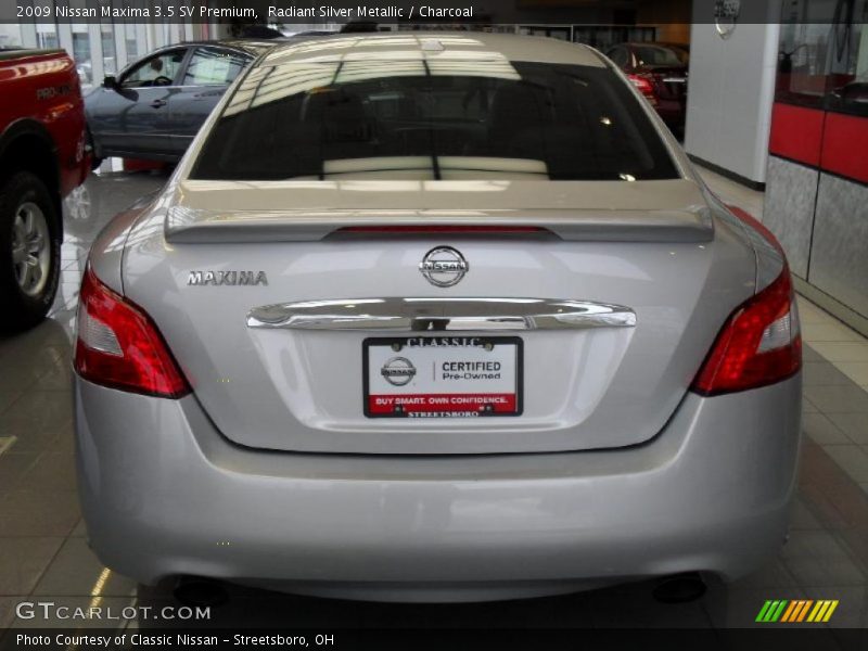 Radiant Silver Metallic / Charcoal 2009 Nissan Maxima 3.5 SV Premium