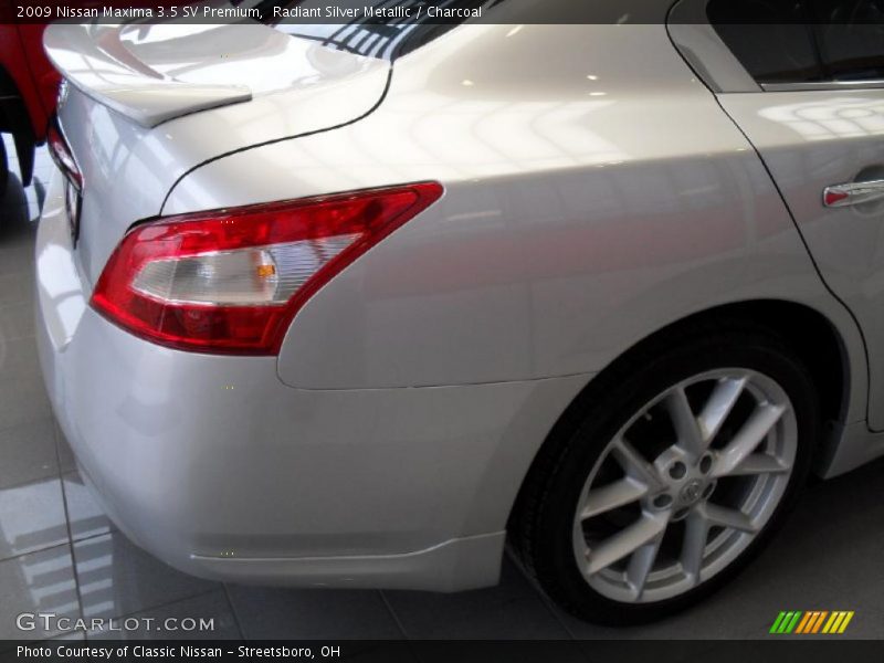 Radiant Silver Metallic / Charcoal 2009 Nissan Maxima 3.5 SV Premium