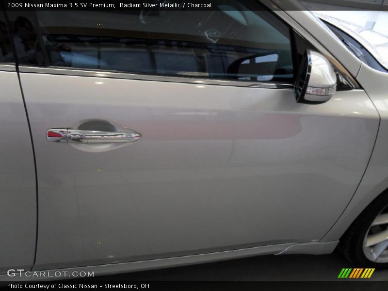 Radiant Silver Metallic / Charcoal 2009 Nissan Maxima 3.5 SV Premium