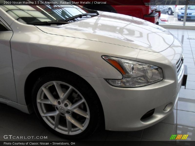 Radiant Silver Metallic / Charcoal 2009 Nissan Maxima 3.5 SV Premium