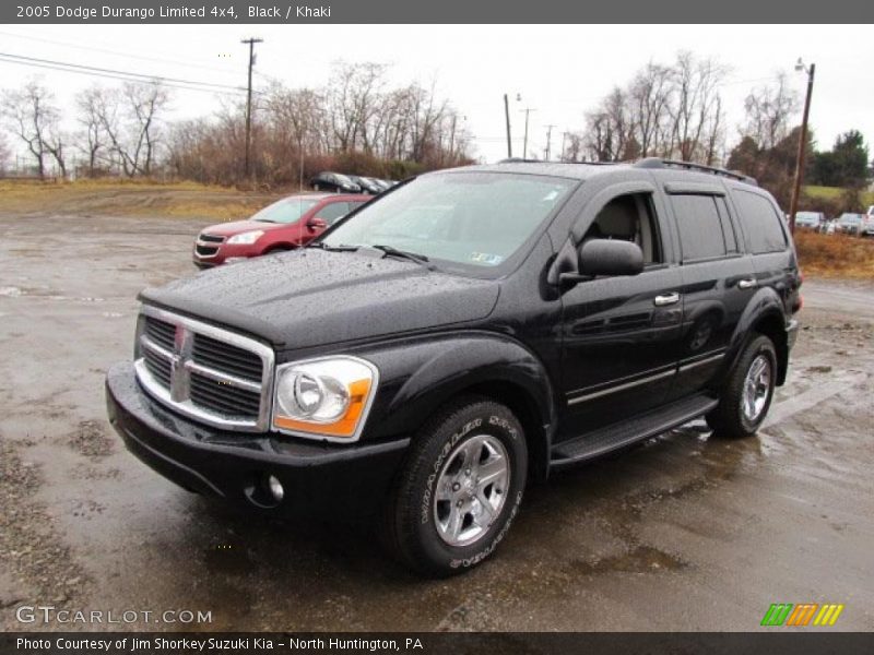 Front 3/4 View of 2005 Durango Limited 4x4