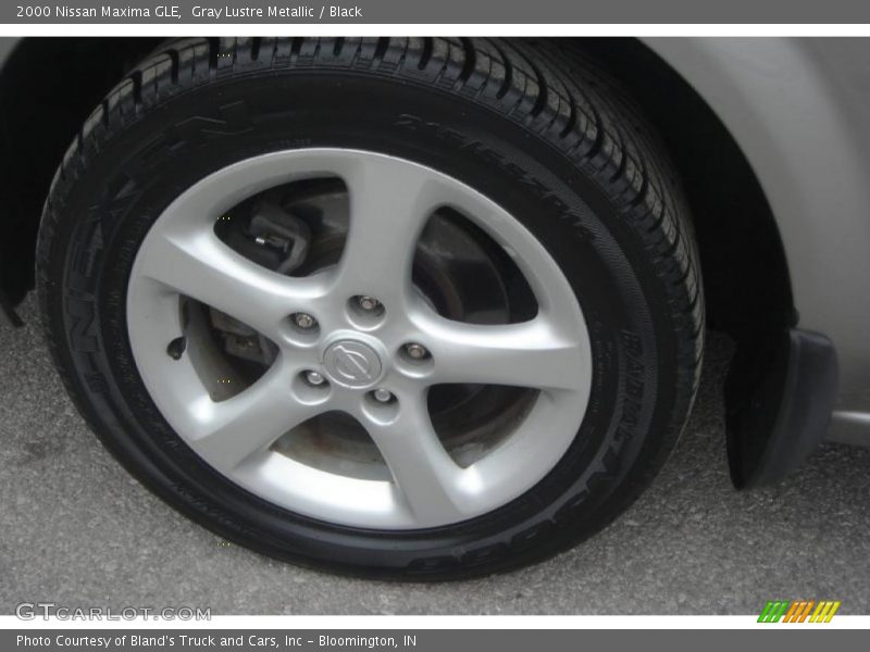 Gray Lustre Metallic / Black 2000 Nissan Maxima GLE