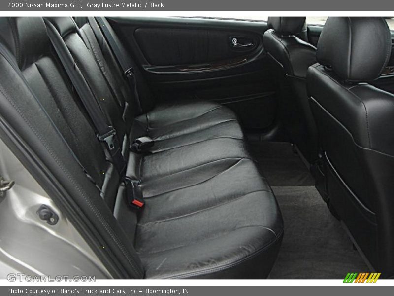 Gray Lustre Metallic / Black 2000 Nissan Maxima GLE