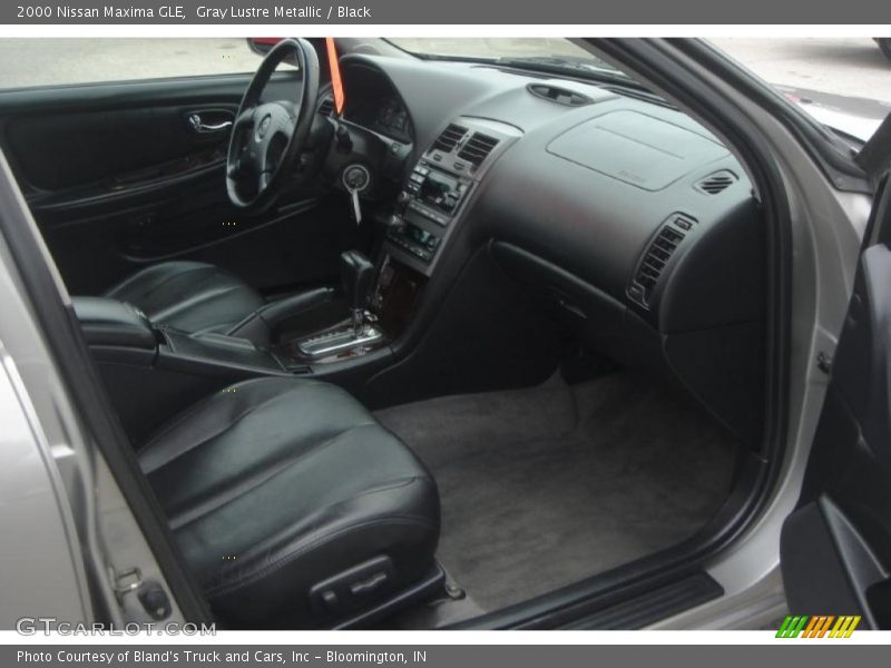 Gray Lustre Metallic / Black 2000 Nissan Maxima GLE