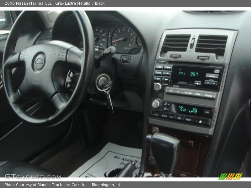 Gray Lustre Metallic / Black 2000 Nissan Maxima GLE