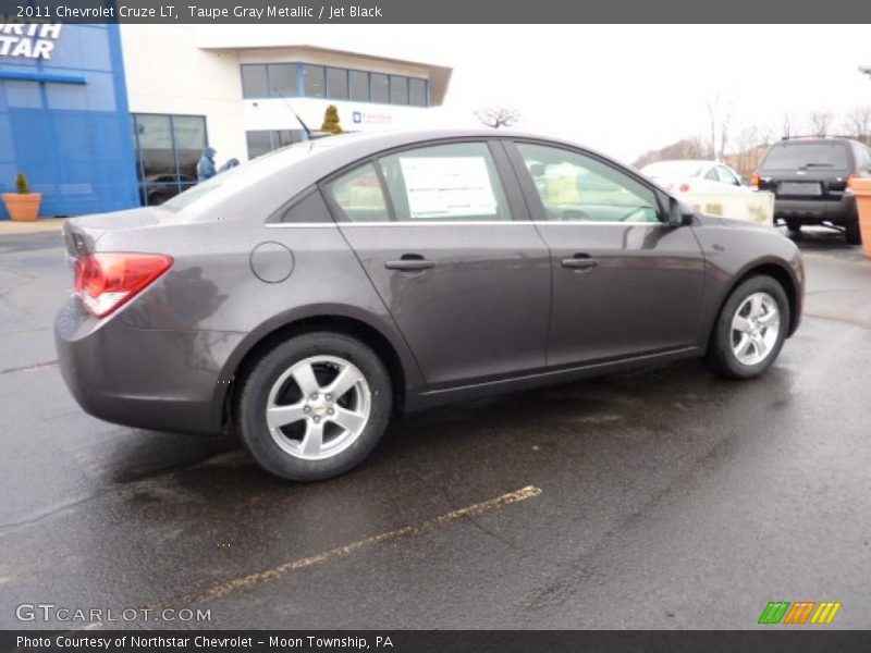 Taupe Gray Metallic / Jet Black 2011 Chevrolet Cruze LT