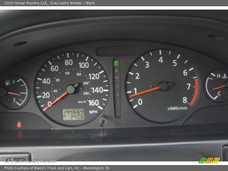 Gray Lustre Metallic / Black 2000 Nissan Maxima GLE