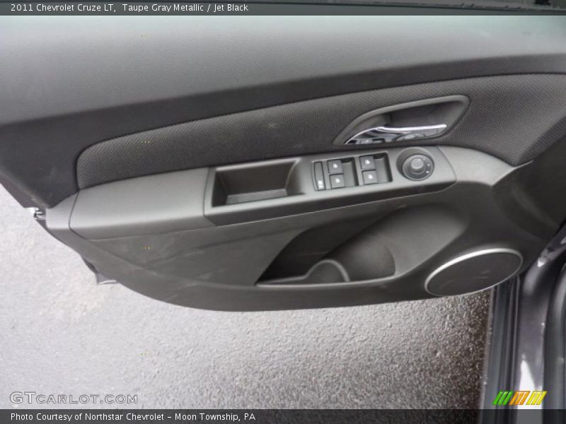 Taupe Gray Metallic / Jet Black 2011 Chevrolet Cruze LT
