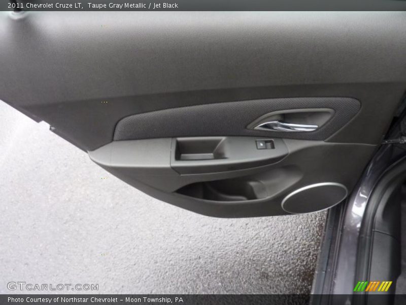 Taupe Gray Metallic / Jet Black 2011 Chevrolet Cruze LT