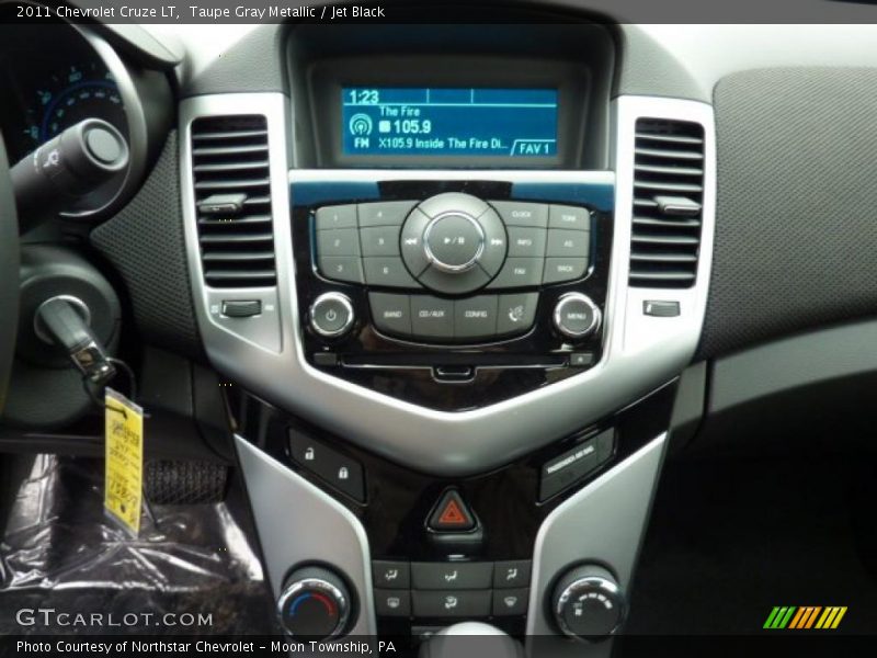 Taupe Gray Metallic / Jet Black 2011 Chevrolet Cruze LT