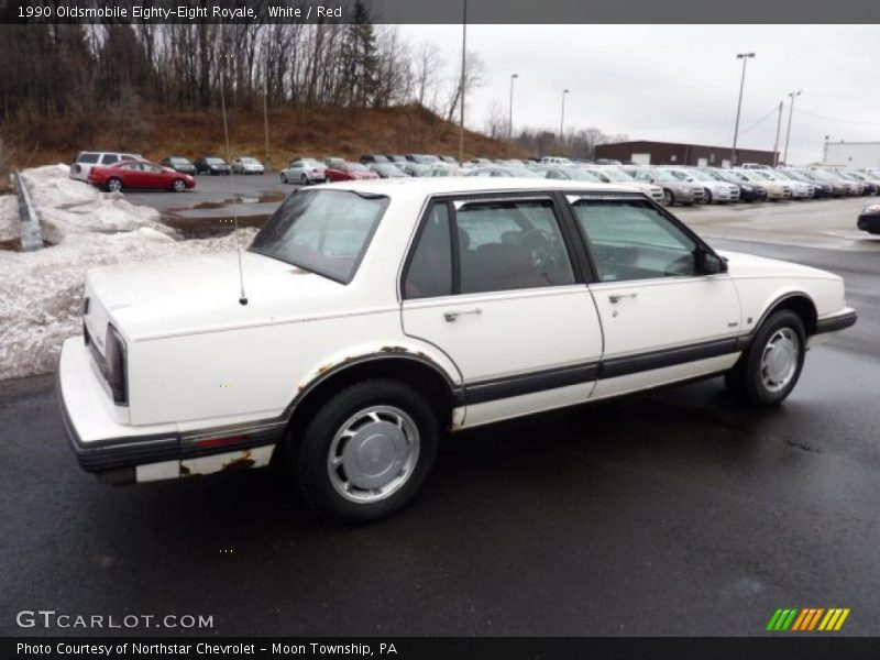 White / Red 1990 Oldsmobile Eighty-Eight Royale