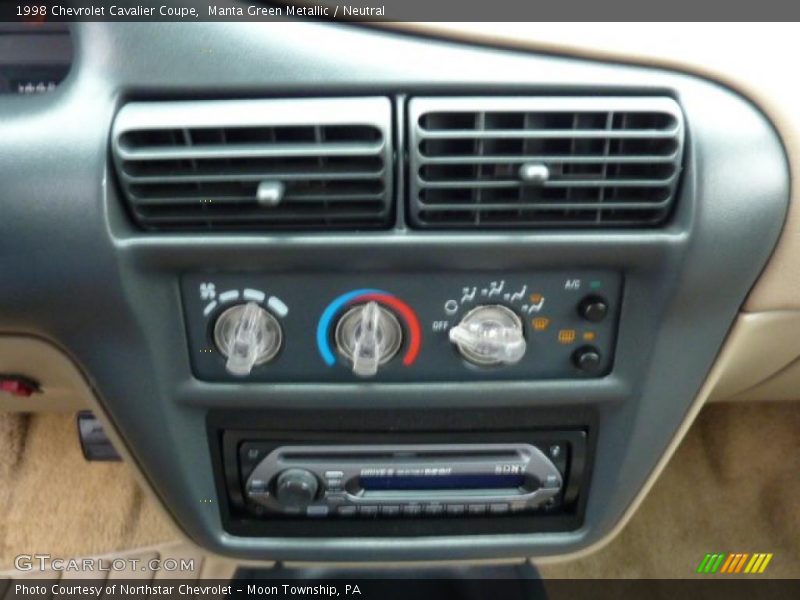 Manta Green Metallic / Neutral 1998 Chevrolet Cavalier Coupe