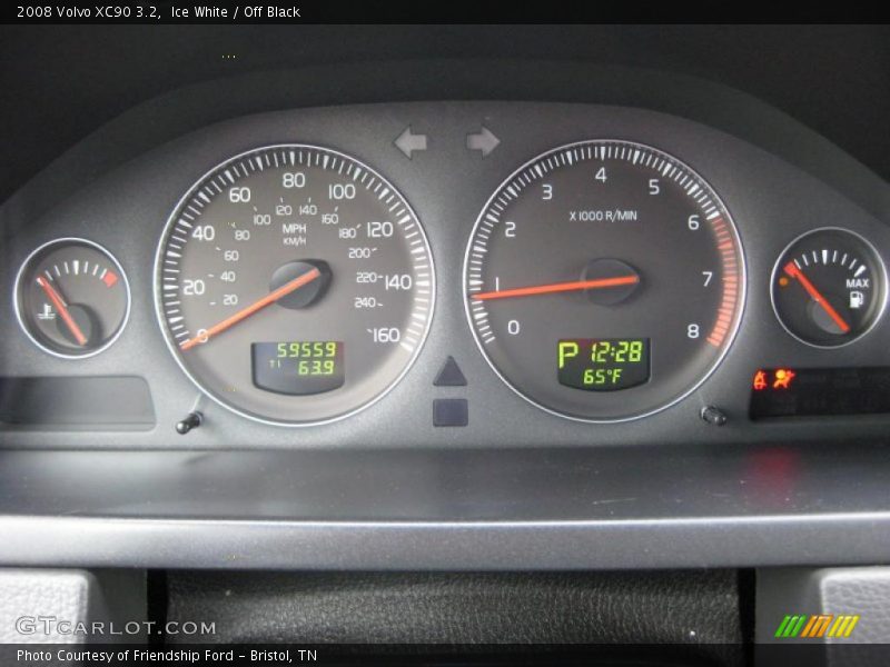 Ice White / Off Black 2008 Volvo XC90 3.2