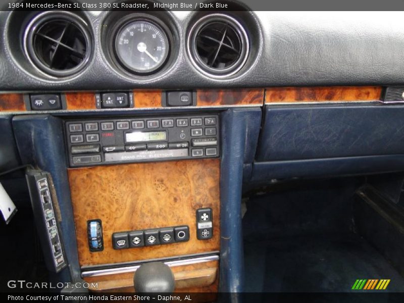 Controls of 1984 SL Class 380 SL Roadster