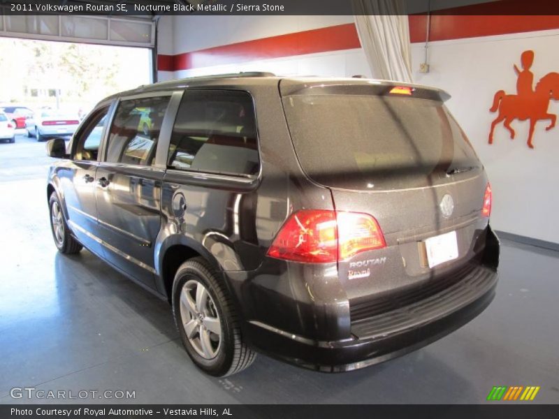 Nocturne Black Metallic / Sierra Stone 2011 Volkswagen Routan SE