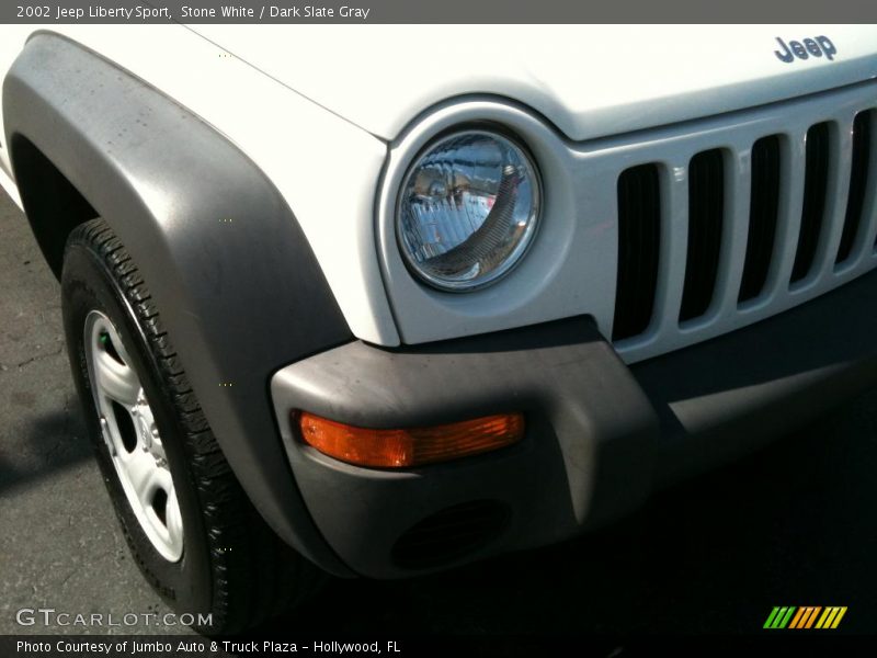 Stone White / Dark Slate Gray 2002 Jeep Liberty Sport