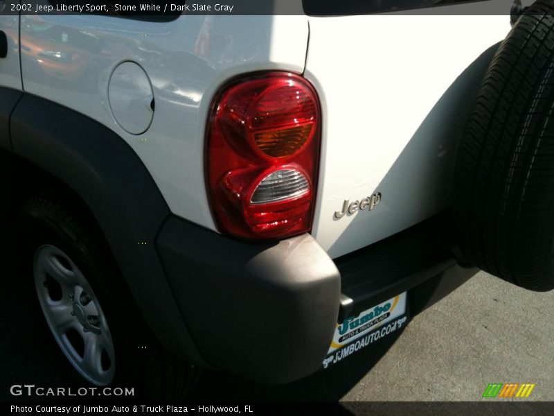 Stone White / Dark Slate Gray 2002 Jeep Liberty Sport