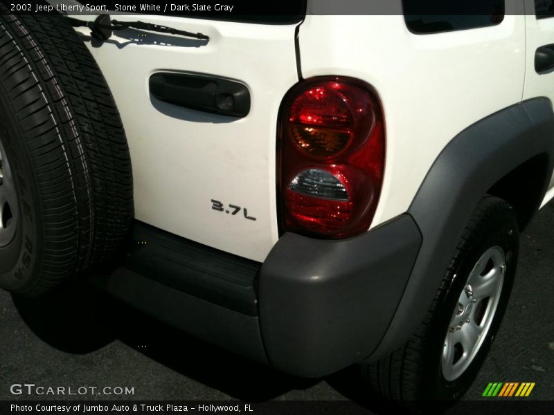 Stone White / Dark Slate Gray 2002 Jeep Liberty Sport