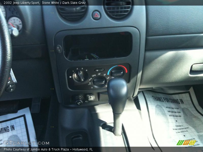 Stone White / Dark Slate Gray 2002 Jeep Liberty Sport