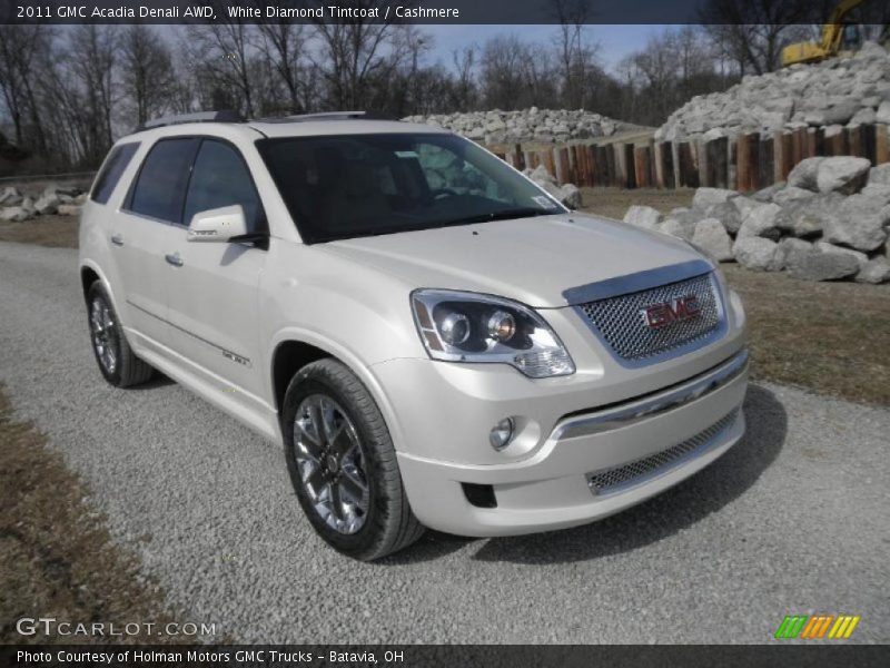 Front 3/4 View of 2011 Acadia Denali AWD