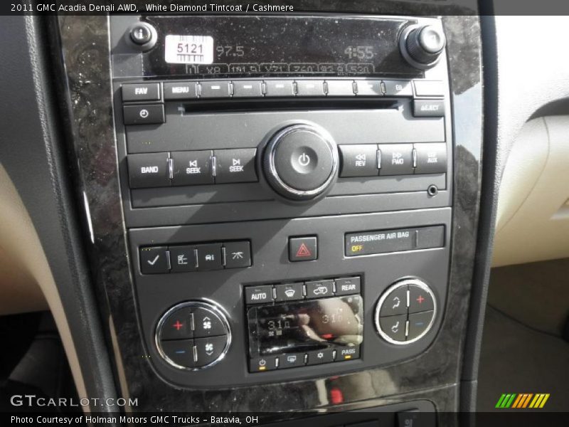 Controls of 2011 Acadia Denali AWD