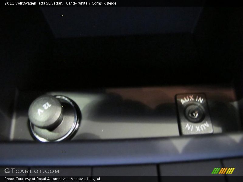 Candy White / Cornsilk Beige 2011 Volkswagen Jetta SE Sedan