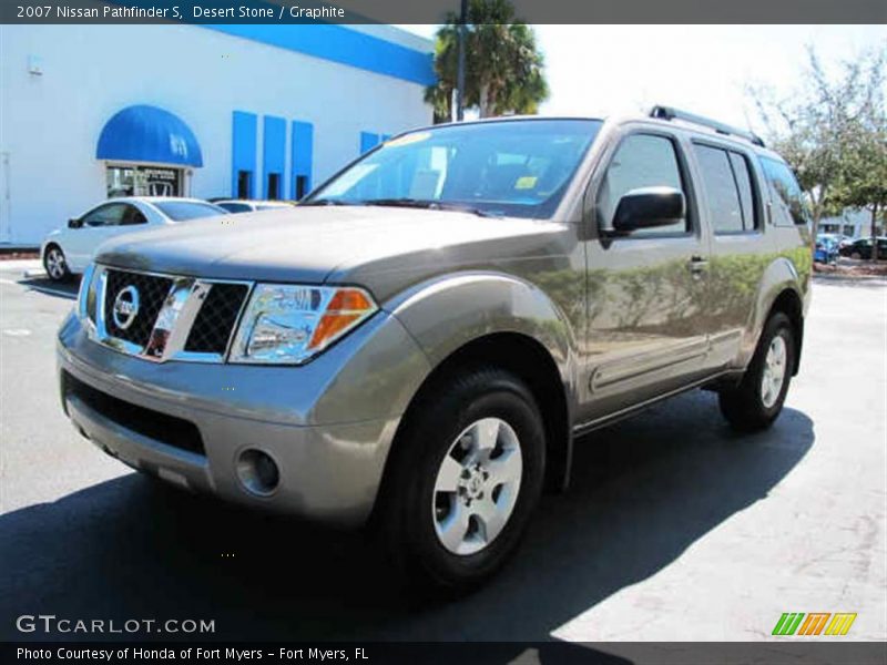 Front 3/4 View of 2007 Pathfinder S