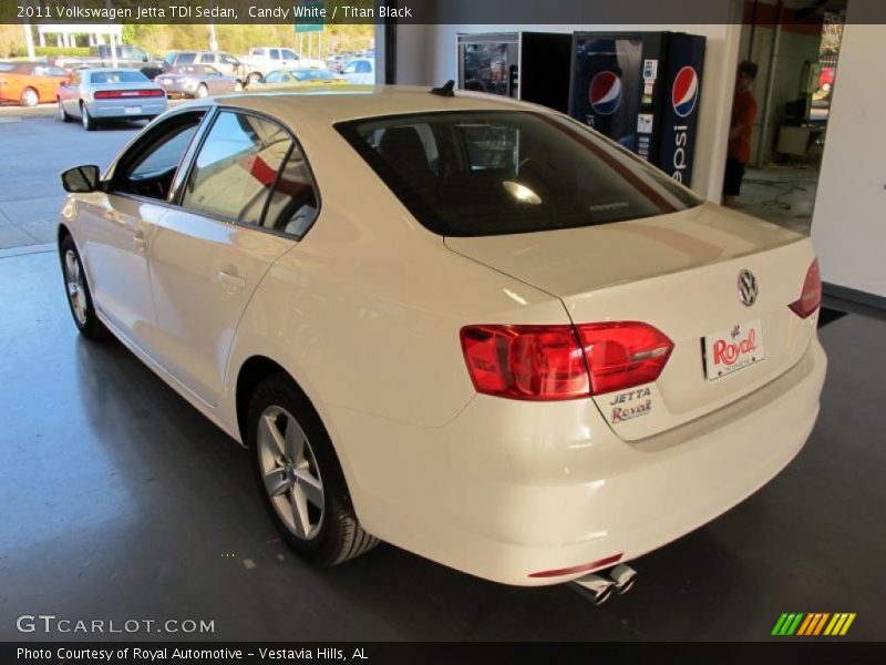 Candy White / Titan Black 2011 Volkswagen Jetta TDI Sedan