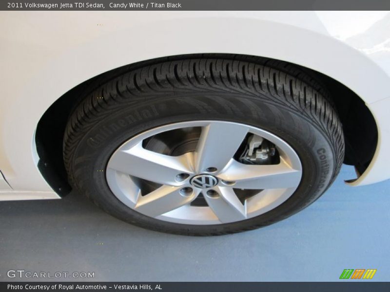 Candy White / Titan Black 2011 Volkswagen Jetta TDI Sedan