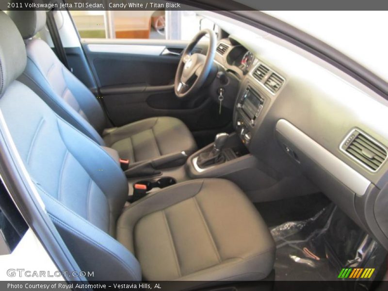 Candy White / Titan Black 2011 Volkswagen Jetta TDI Sedan