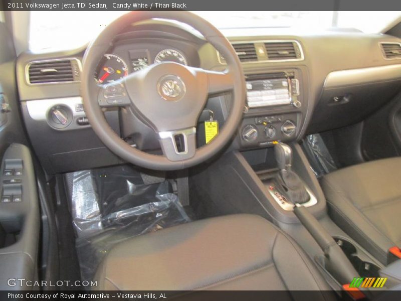 Candy White / Titan Black 2011 Volkswagen Jetta TDI Sedan