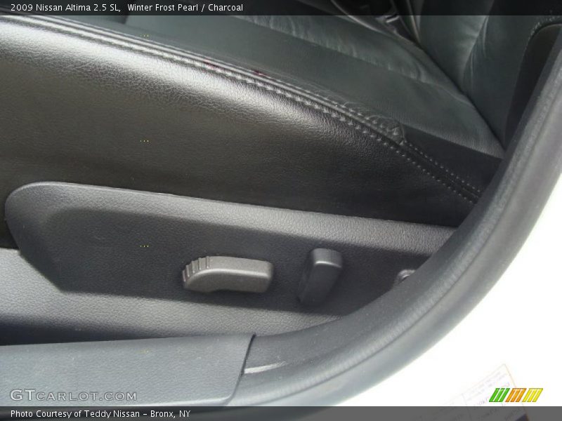Winter Frost Pearl / Charcoal 2009 Nissan Altima 2.5 SL