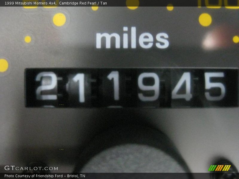 Cambridge Red Pearl / Tan 1999 Mitsubishi Montero 4x4