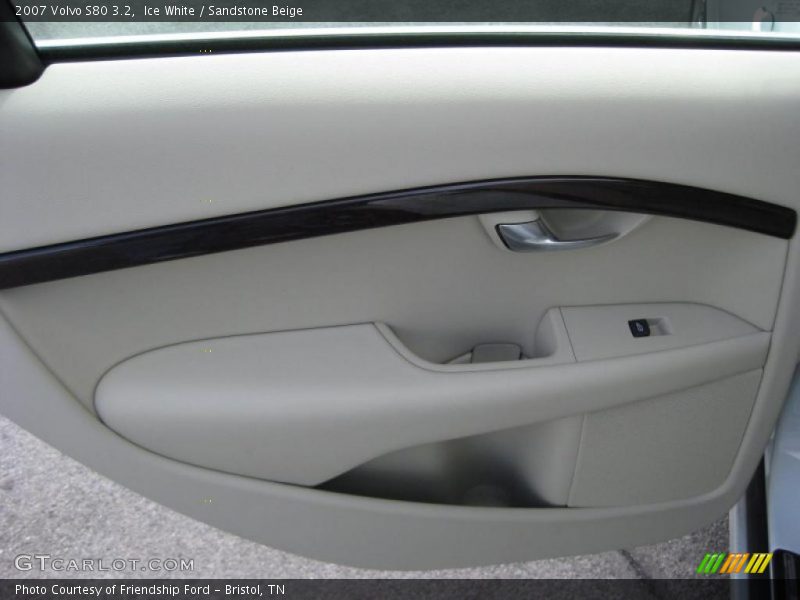 Ice White / Sandstone Beige 2007 Volvo S80 3.2