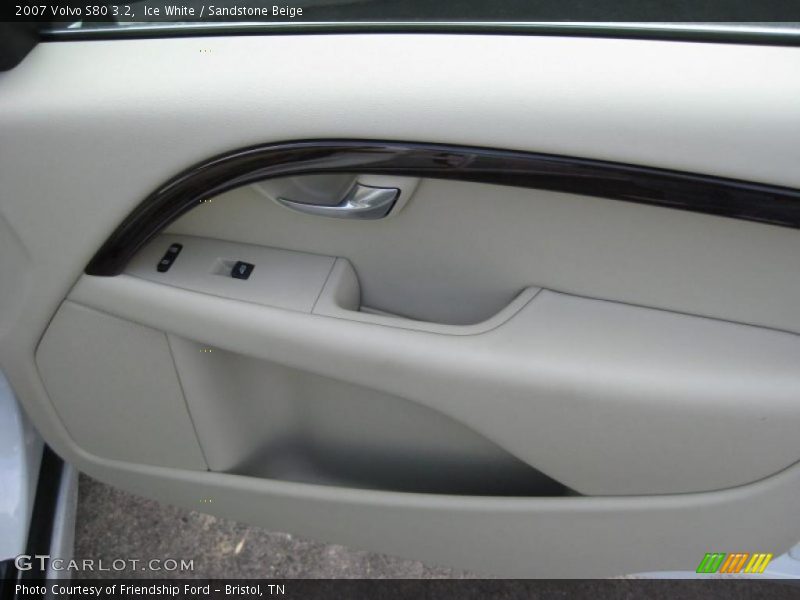 Ice White / Sandstone Beige 2007 Volvo S80 3.2