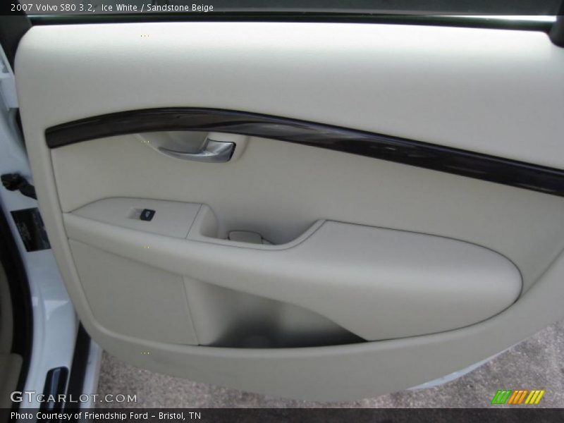 Ice White / Sandstone Beige 2007 Volvo S80 3.2