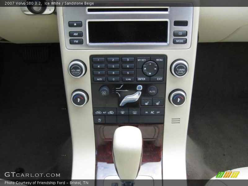 Ice White / Sandstone Beige 2007 Volvo S80 3.2