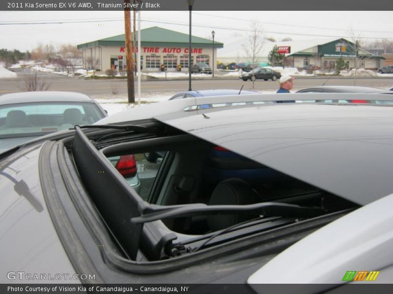 Sunroof of 2011 Sorento EX V6 AWD