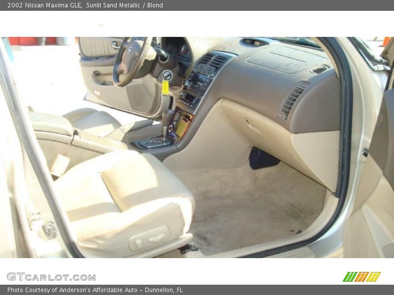 Sunlit Sand Metallic / Blond 2002 Nissan Maxima GLE