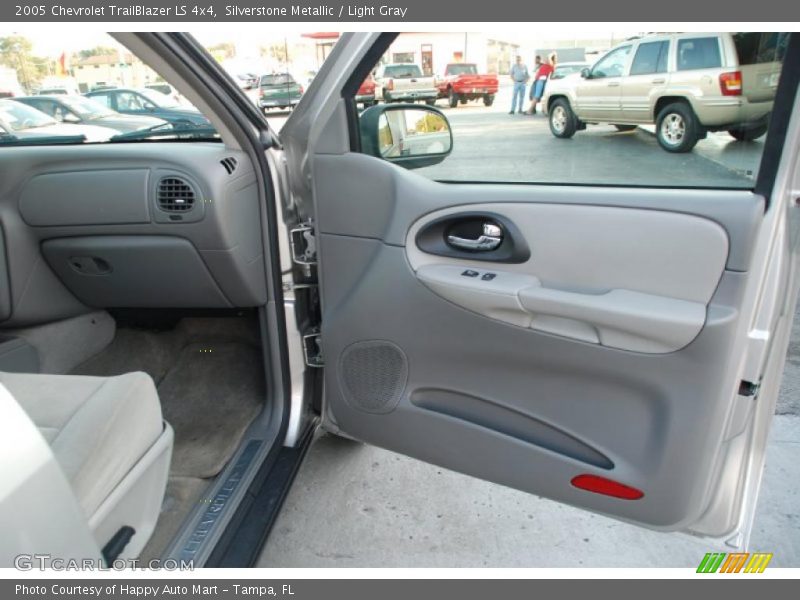 Silverstone Metallic / Light Gray 2005 Chevrolet TrailBlazer LS 4x4