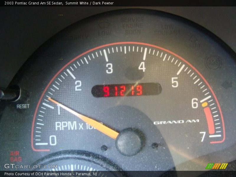 Summit White / Dark Pewter 2003 Pontiac Grand Am SE Sedan