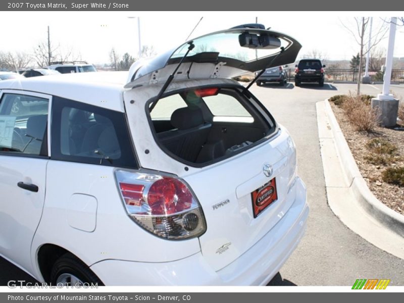 Super White / Stone 2007 Toyota Matrix