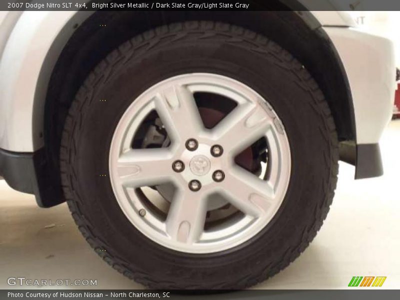 Bright Silver Metallic / Dark Slate Gray/Light Slate Gray 2007 Dodge Nitro SLT 4x4