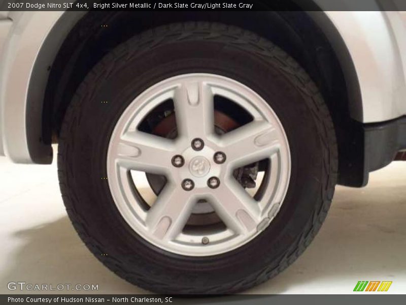 Bright Silver Metallic / Dark Slate Gray/Light Slate Gray 2007 Dodge Nitro SLT 4x4